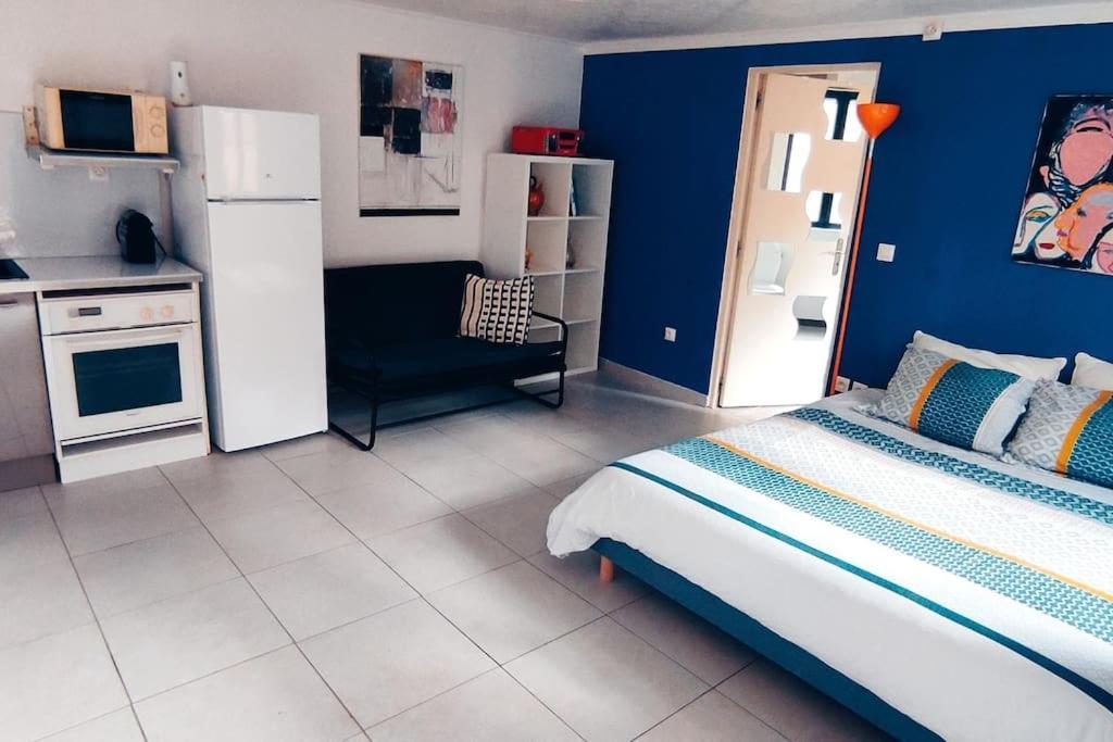 Charmant Studio Independant Dans La Colline Eyguieres Exterior photo